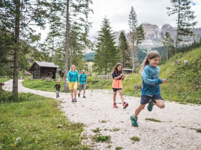 welschnofen-karersee-11-eggental-tourismus-thomas-monsorno